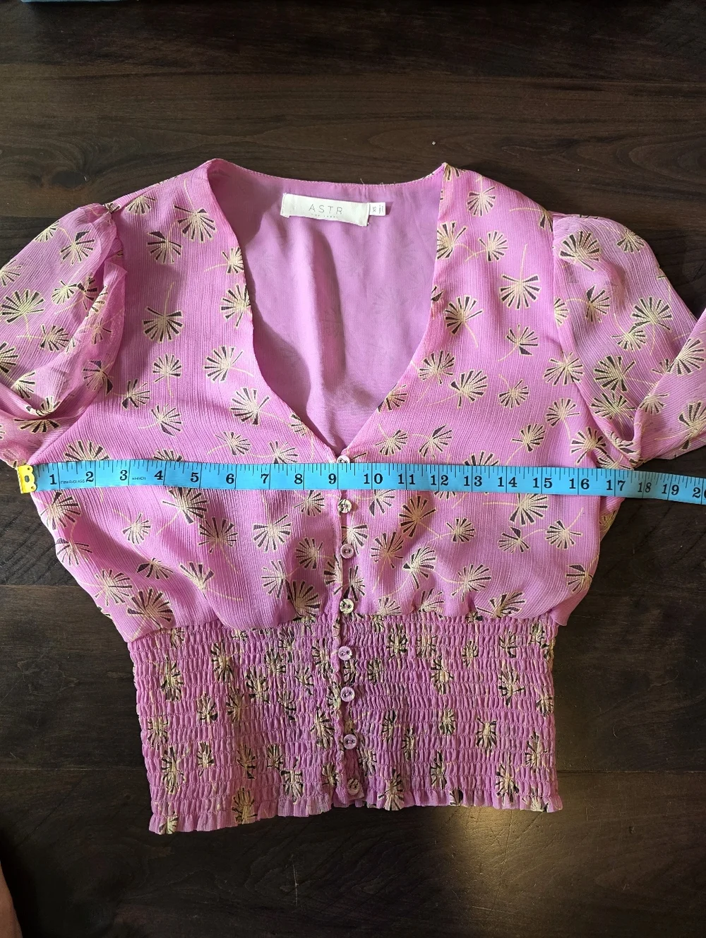 ASTR the Label Lavender Palm Print Smocked Waist V-Neck Button Down Top XS - Picture 8 of 11